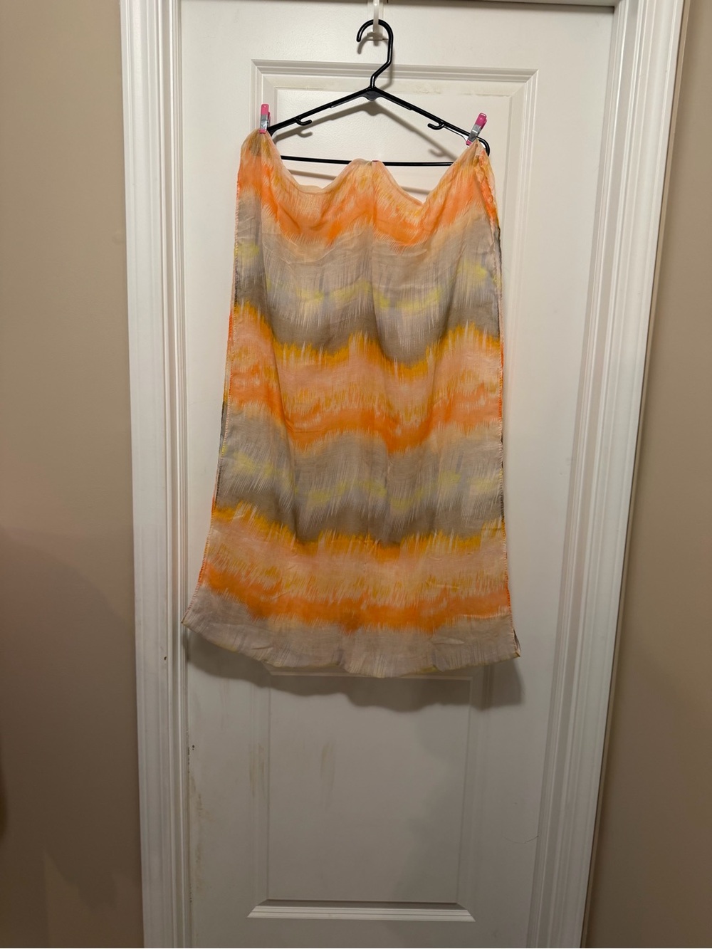 Women’s Lightweight Orange and Gray Wave Print Scarf Wrap